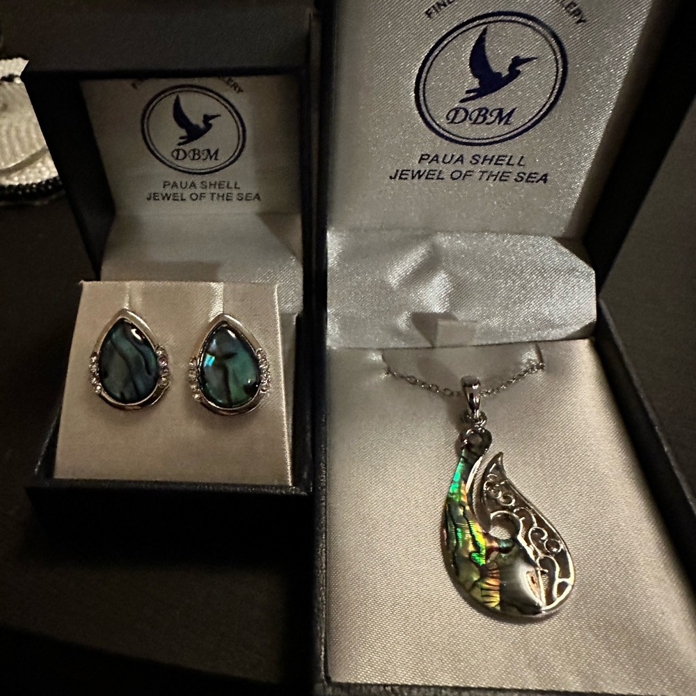 Paua Shell Jewel of the Sea Jewelry Set - Blue and Green tones